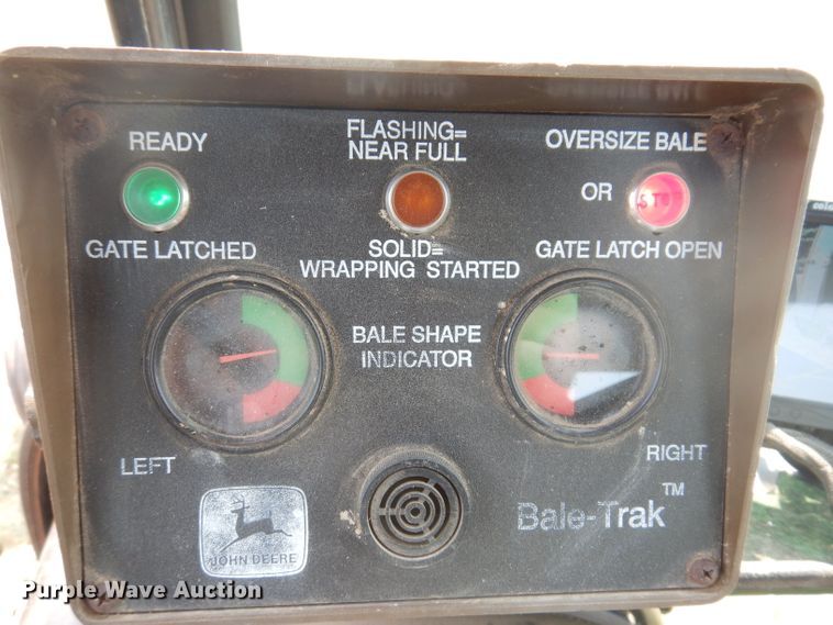 image for item IN9832 1994 John Deere 535  round baler