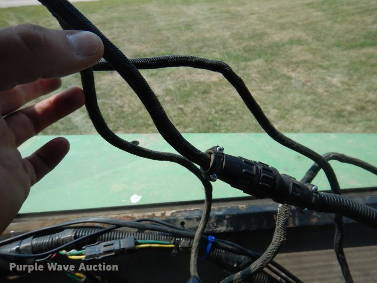 image for item IN9832 1994 John Deere 535  round baler