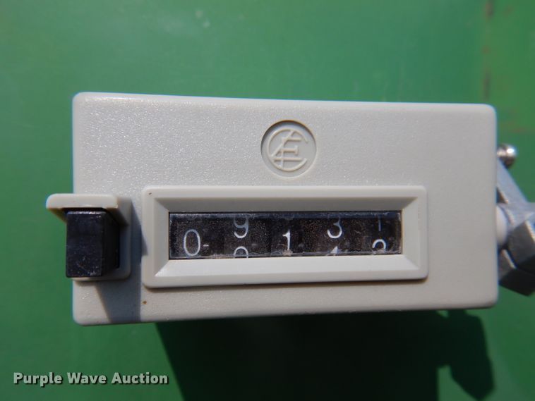 image for item IN9832 1994 John Deere 535  round baler