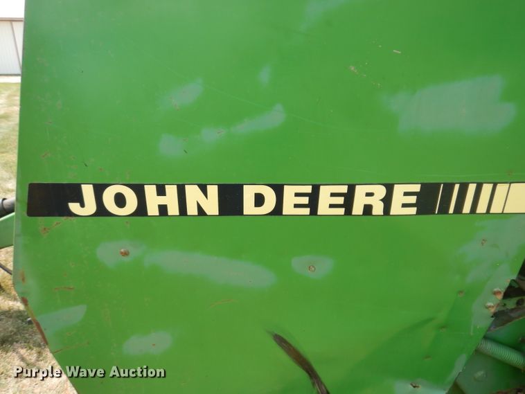 image for item IN9832 1994 John Deere 535  round baler