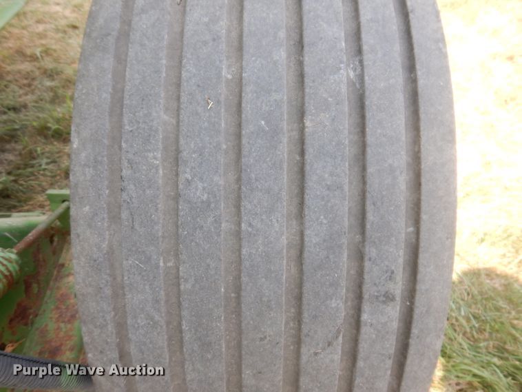 image for item IN9832 1994 John Deere 535  round baler