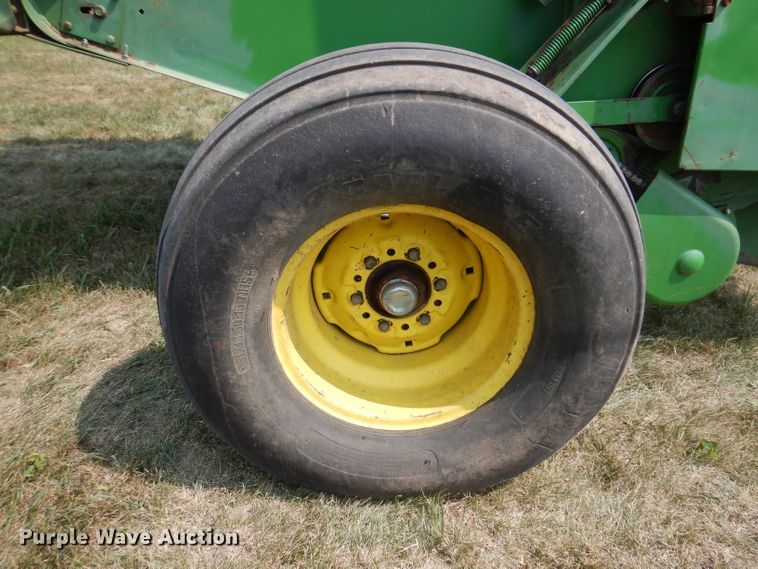 image for item IN9832 1994 John Deere 535  round baler