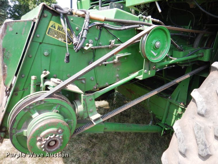 image for item IN9833 1986 John Deere 8820 Titan II  combine