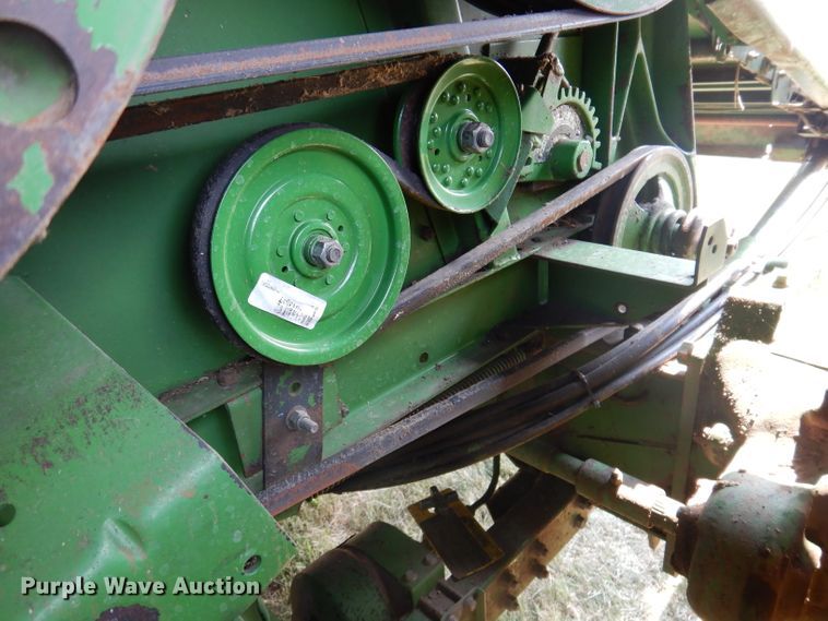 image for item IN9833 1986 John Deere 8820 Titan II  combine