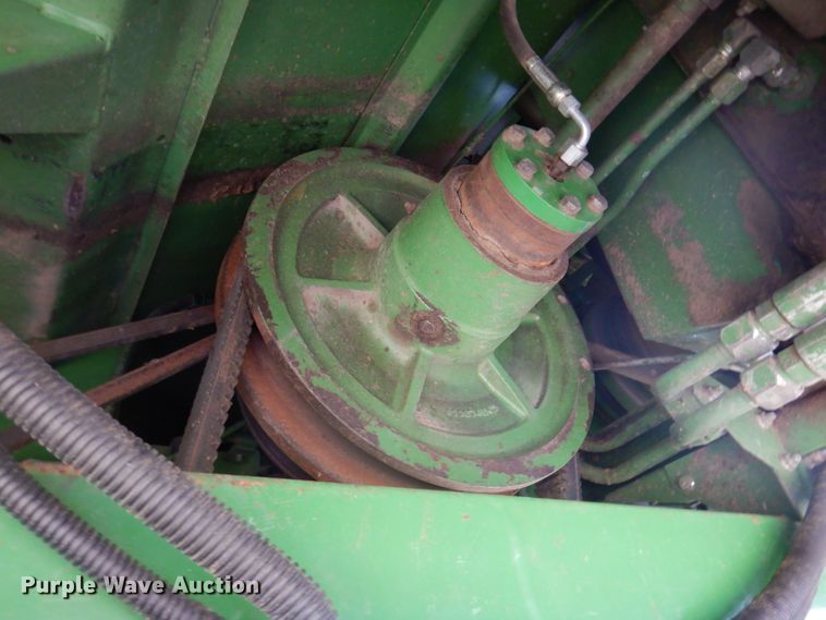 image for item IN9833 1986 John Deere 8820 Titan II  combine