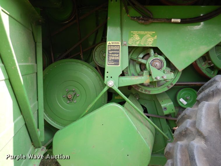 image for item IN9833 1986 John Deere 8820 Titan II  combine