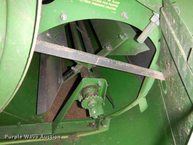 image for item IN9833 1986 John Deere 8820 Titan II  combine