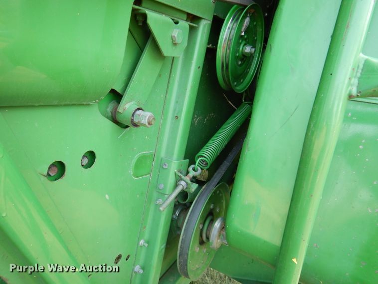 image for item IN9833 1986 John Deere 8820 Titan II  combine