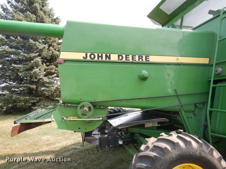 image for item IN9833 1986 John Deere 8820 Titan II  combine