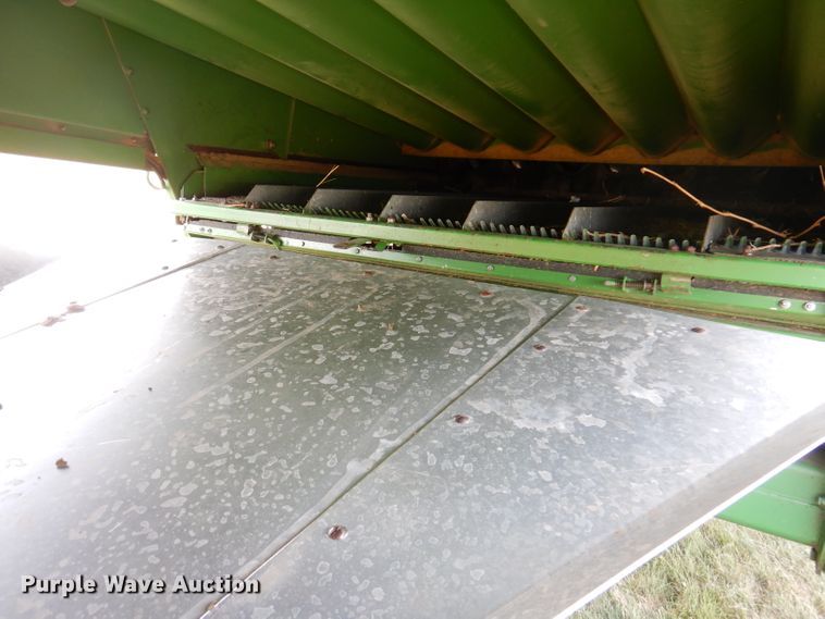 image for item IN9833 1986 John Deere 8820 Titan II  combine