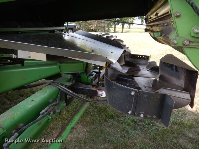 image for item IN9833 1986 John Deere 8820 Titan II  combine