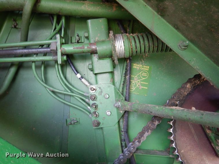 image for item IN9833 1986 John Deere 8820 Titan II  combine