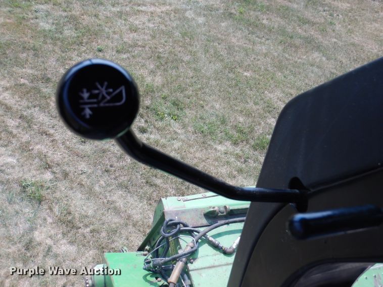 image for item IN9833 1986 John Deere 8820 Titan II  combine