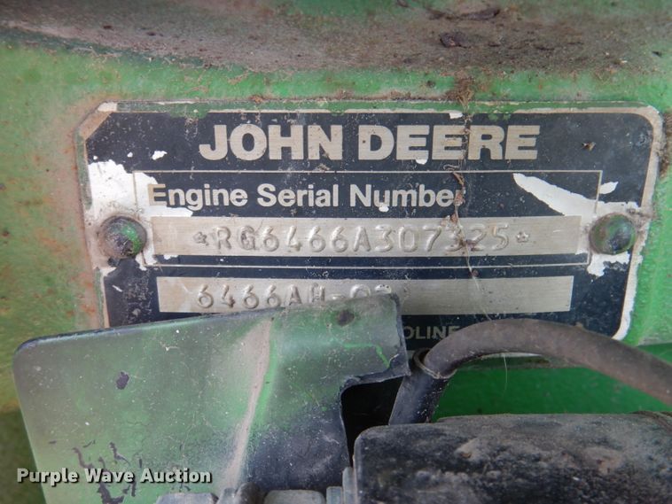 image for item IN9833 1986 John Deere 8820 Titan II  combine
