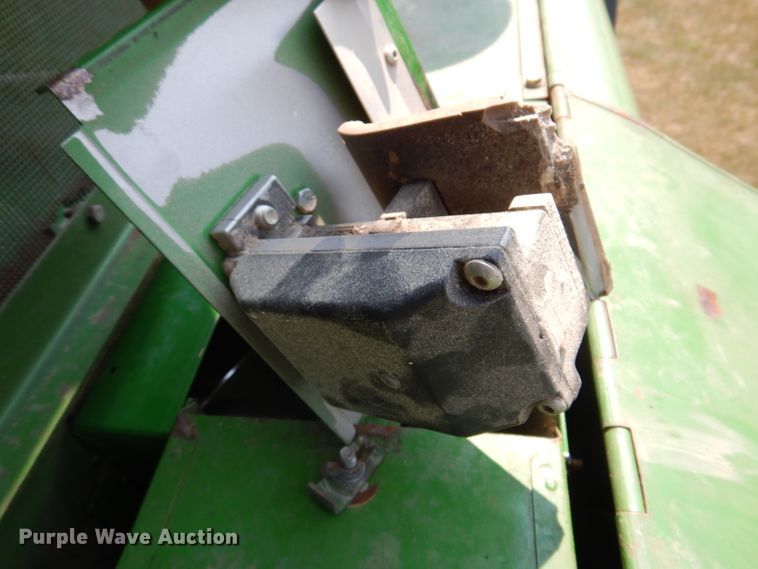 image for item IN9833 1986 John Deere 8820 Titan II  combine