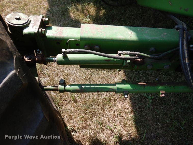 image for item IN9833 1986 John Deere 8820 Titan II  combine