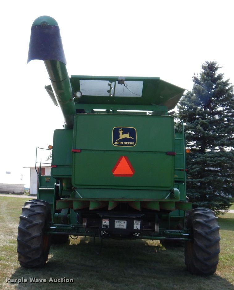 image for item IN9834 1982 John Deere 8820 Turbo  combine