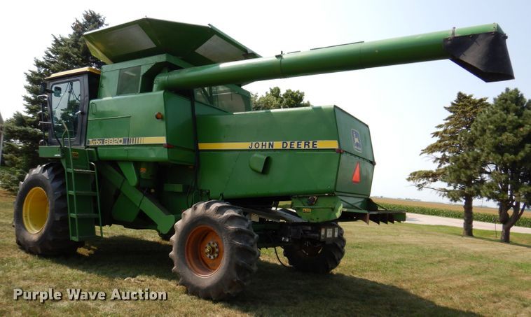 image for item IN9834 1982 John Deere 8820 Turbo  combine