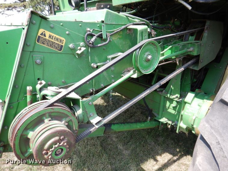 image for item IN9834 1982 John Deere 8820 Turbo  combine