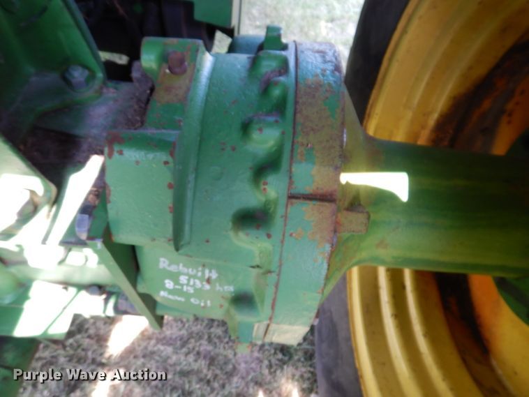 image for item IN9834 1982 John Deere 8820 Turbo  combine