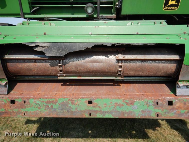 image for item IN9834 1982 John Deere 8820 Turbo  combine