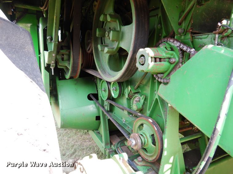 image for item IN9834 1982 John Deere 8820 Turbo  combine