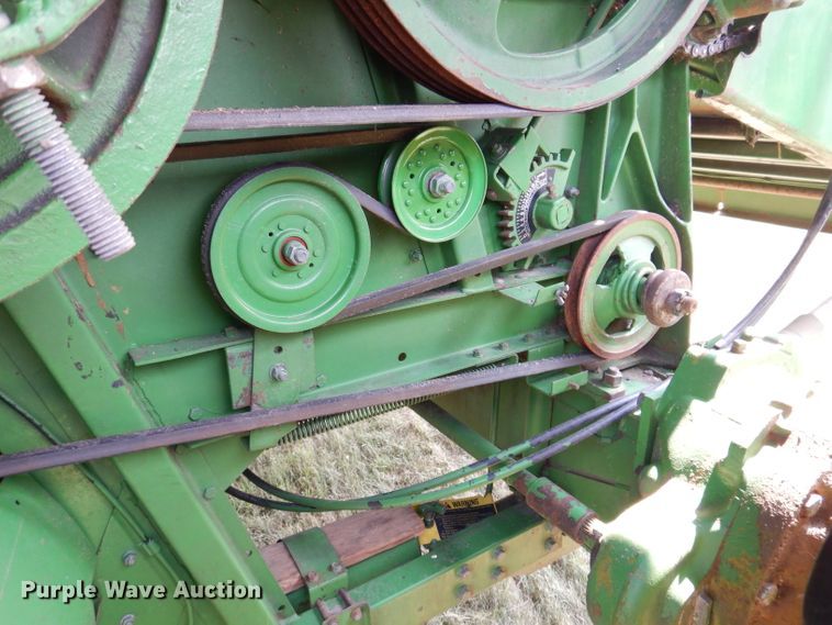 image for item IN9834 1982 John Deere 8820 Turbo  combine