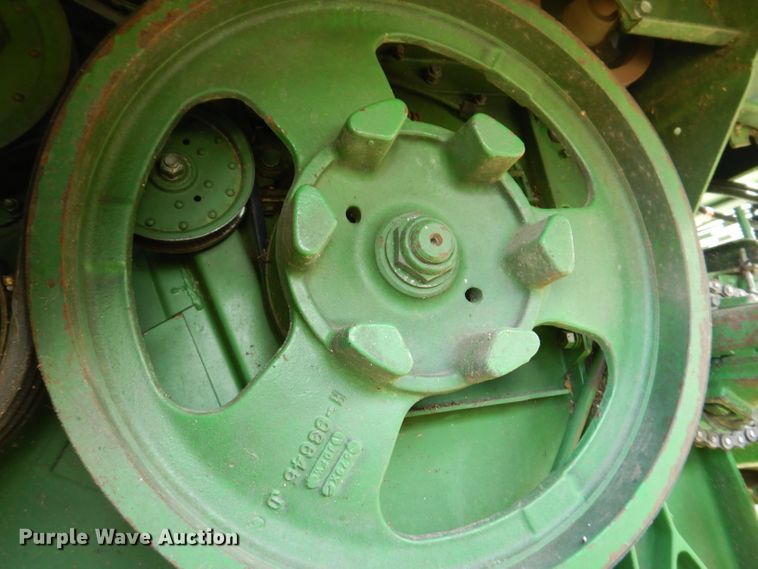 image for item IN9834 1982 John Deere 8820 Turbo  combine
