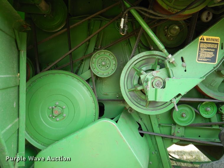 image for item IN9834 1982 John Deere 8820 Turbo  combine