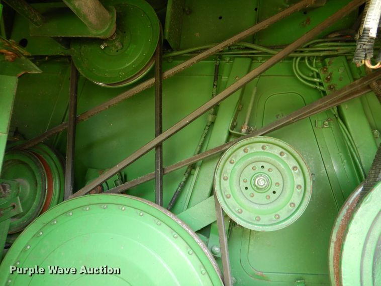 image for item IN9834 1982 John Deere 8820 Turbo  combine