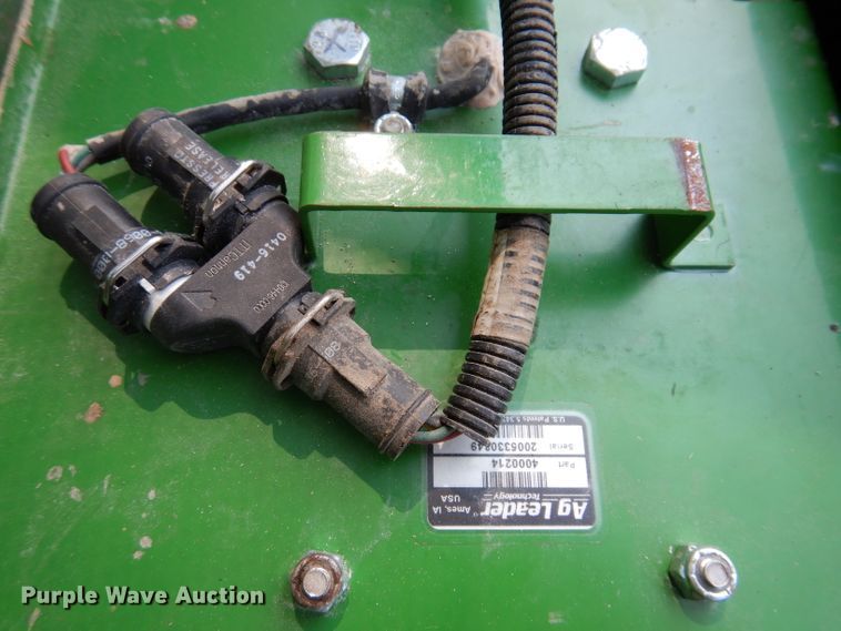 image for item IN9834 1982 John Deere 8820 Turbo  combine