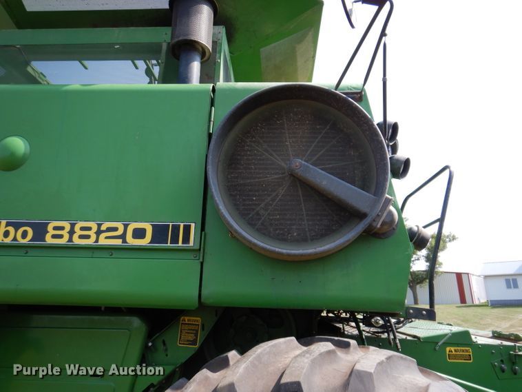 image for item IN9834 1982 John Deere 8820 Turbo  combine