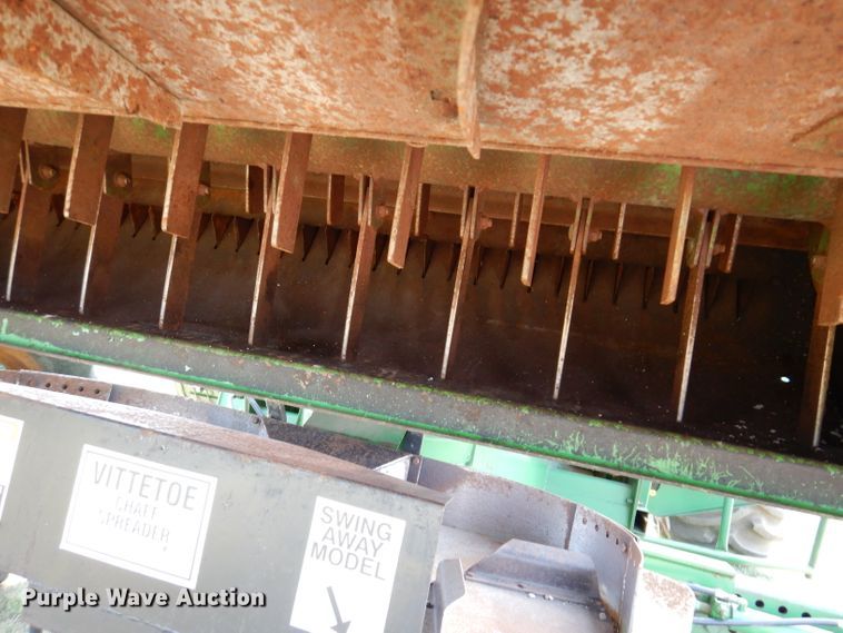 image for item IN9834 1982 John Deere 8820 Turbo  combine