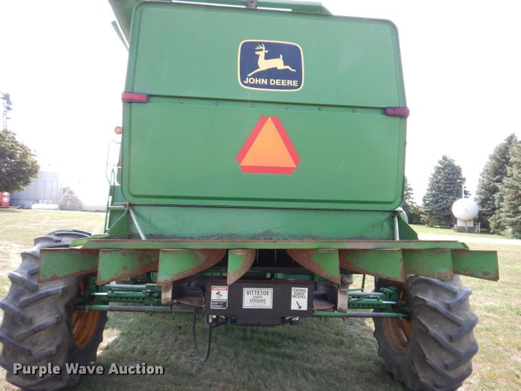 image for item IN9834 1982 John Deere 8820 Turbo  combine