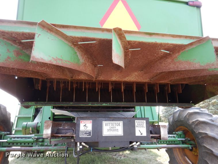 image for item IN9834 1982 John Deere 8820 Turbo  combine