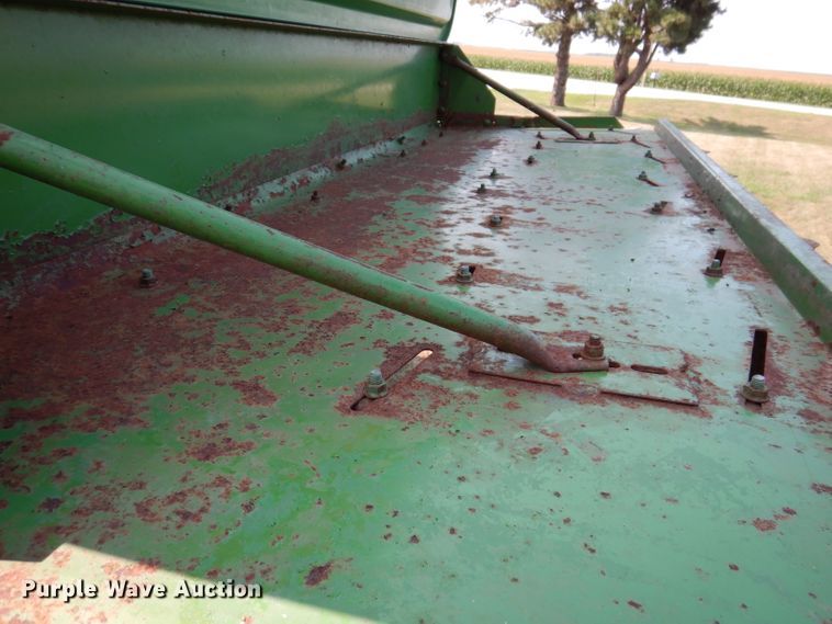 image for item IN9834 1982 John Deere 8820 Turbo  combine