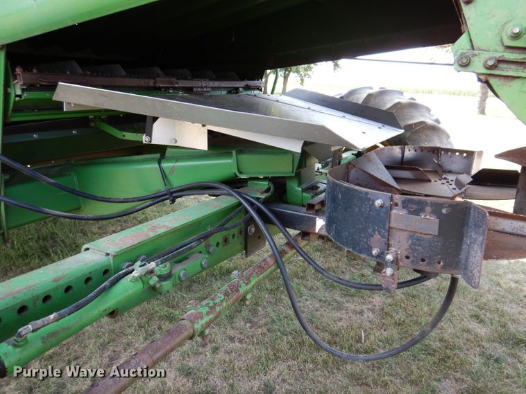 image for item IN9834 1982 John Deere 8820 Turbo  combine