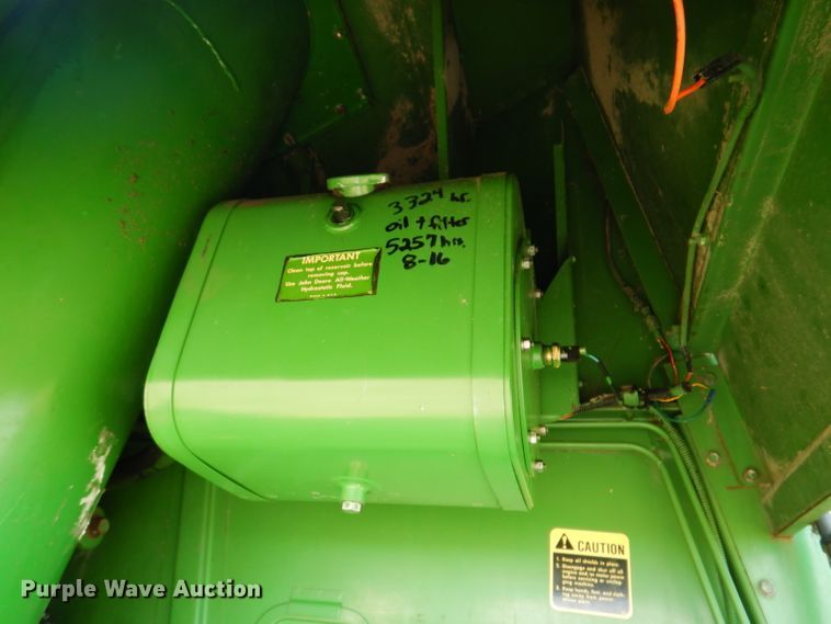 image for item IN9834 1982 John Deere 8820 Turbo  combine