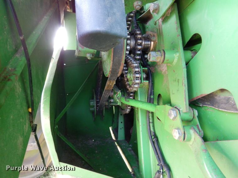 image for item IN9834 1982 John Deere 8820 Turbo  combine