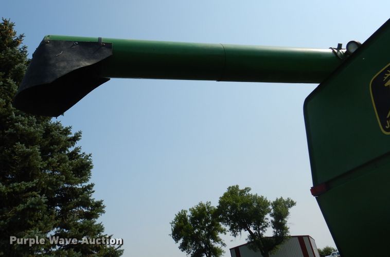 image for item IN9834 1982 John Deere 8820 Turbo  combine