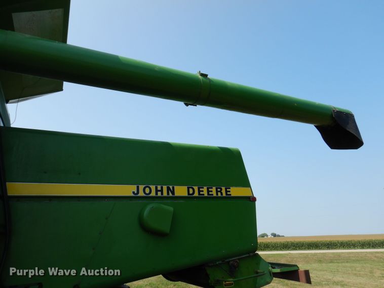 image for item IN9834 1982 John Deere 8820 Turbo  combine