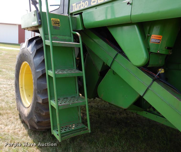 image for item IN9834 1982 John Deere 8820 Turbo  combine
