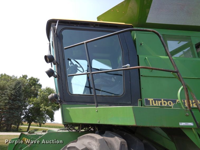 image for item IN9834 1982 John Deere 8820 Turbo  combine