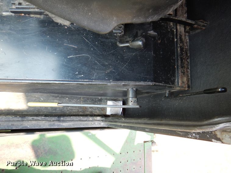 image for item IN9834 1982 John Deere 8820 Turbo  combine