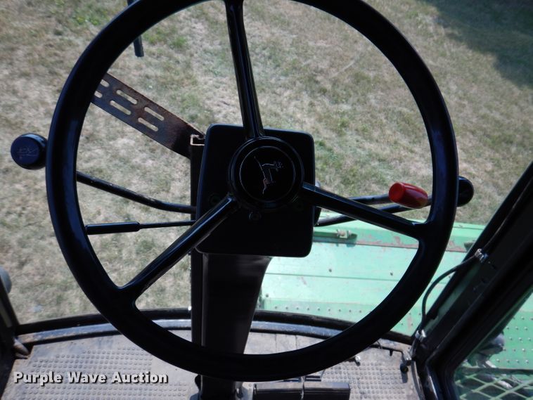 image for item IN9834 1982 John Deere 8820 Turbo  combine