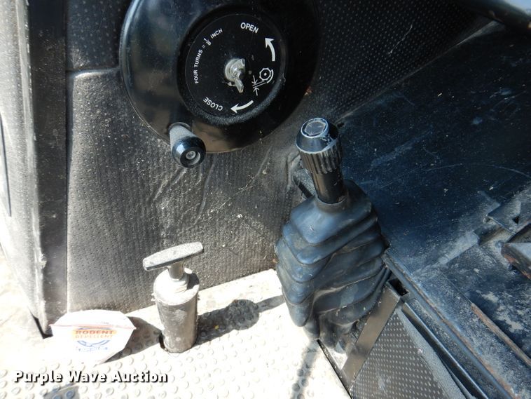 image for item IN9834 1982 John Deere 8820 Turbo  combine