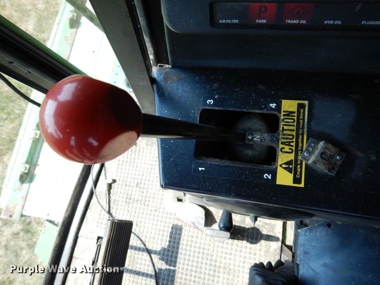 image for item IN9834 1982 John Deere 8820 Turbo  combine