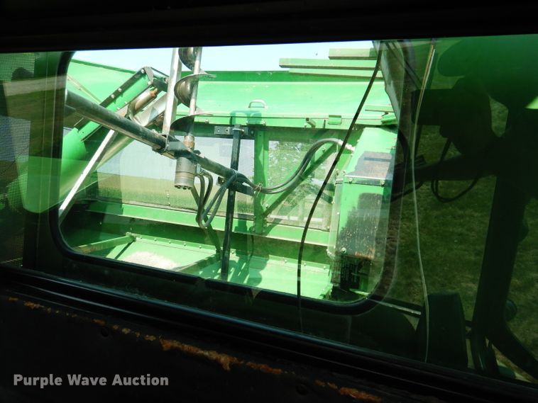 image for item IN9834 1982 John Deere 8820 Turbo  combine