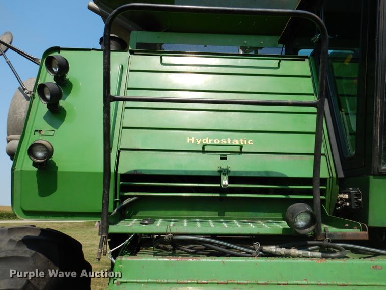 image for item IN9834 1982 John Deere 8820 Turbo  combine