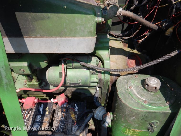 image for item IN9834 1982 John Deere 8820 Turbo  combine